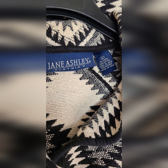 Jane Ashley aztec button front knit jacket - Picture 4 of 7